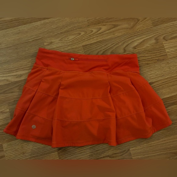 Lululemon Power pivot skirt - Picture 2 of 3